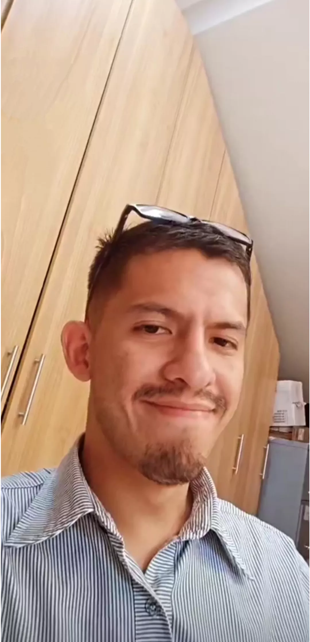 Happy Friday from work! 👋🏼