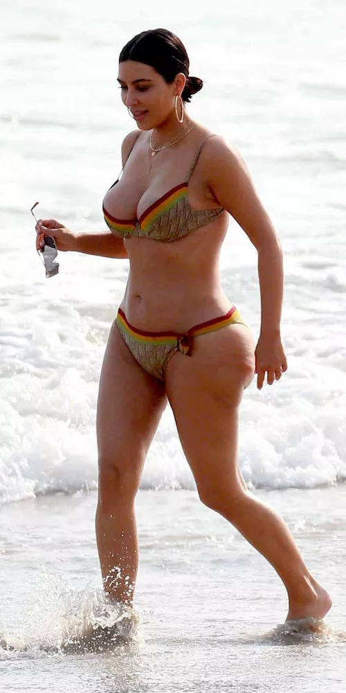 Her Thick Ass 🍑💦