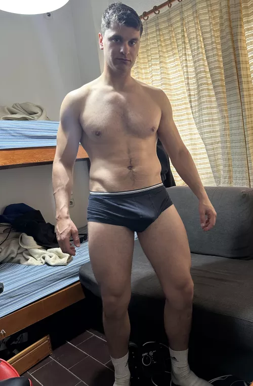 I look like I just came out of prison, do I look dominant?😈