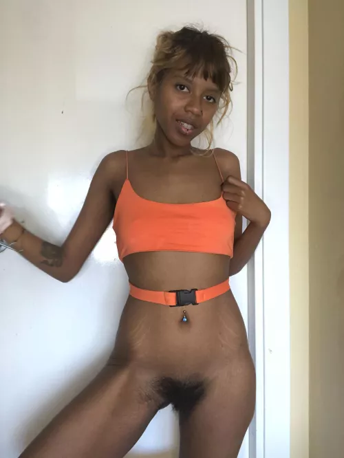 I love how dark my bush is 🥰