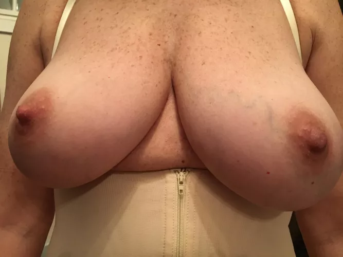 Mature / Full / Natural