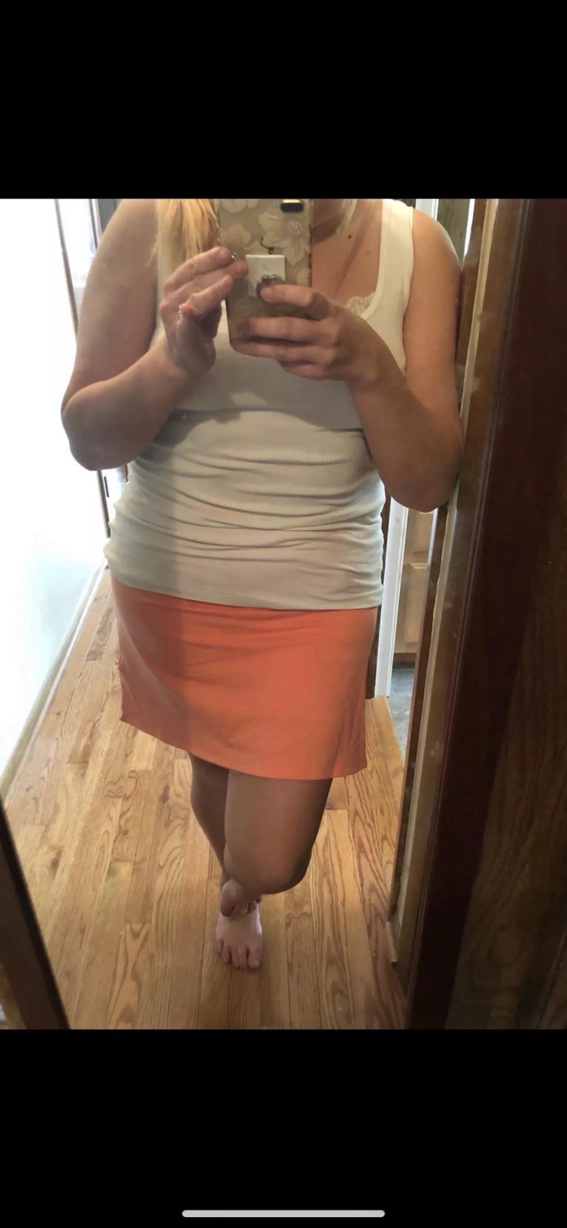 Obsessed with golfers… Would anybody fuck me on the green wearing this? I just wanna bend over and get my pussy used by tons of golfers.