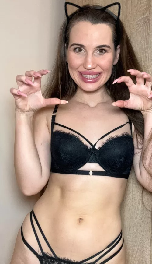 Rrrr, I'm gonna scratch your back until you cum