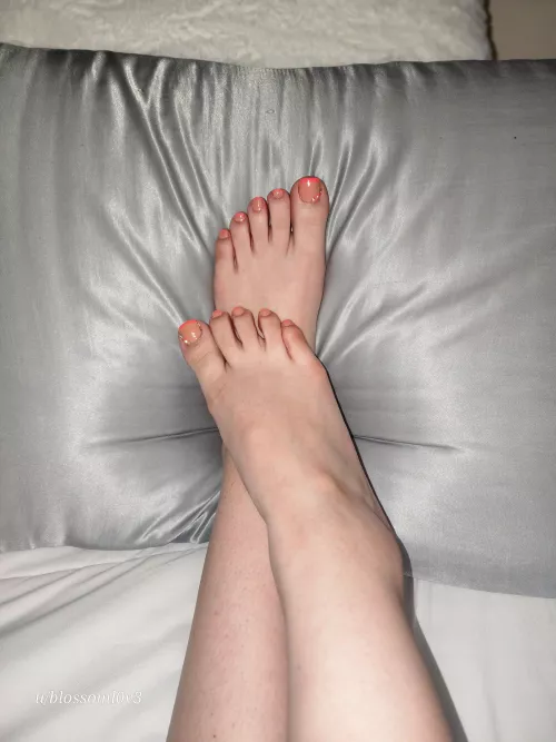 Showing off my Pedi 😊