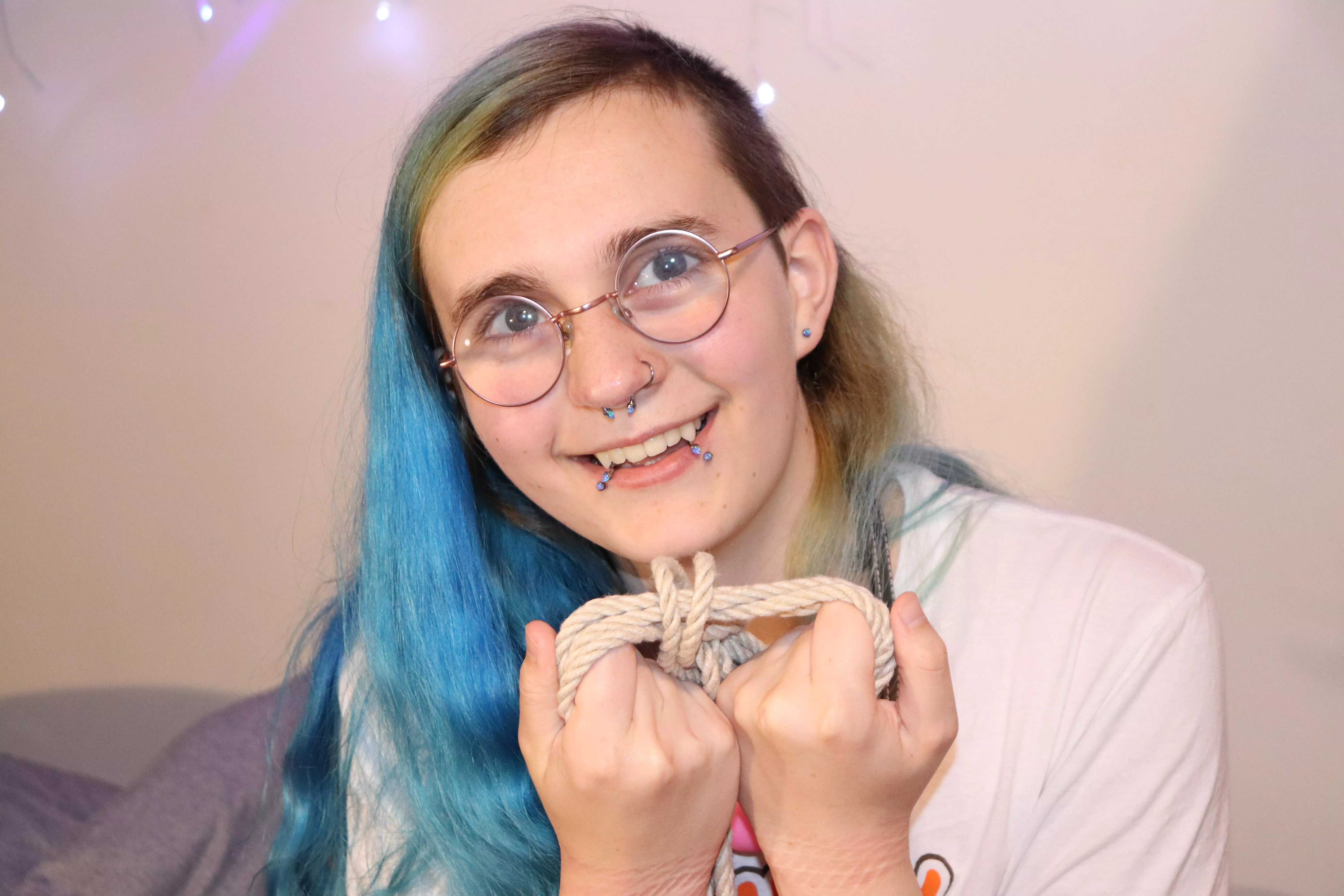 Sneaking out of the cuffs while the dom is getting a drink