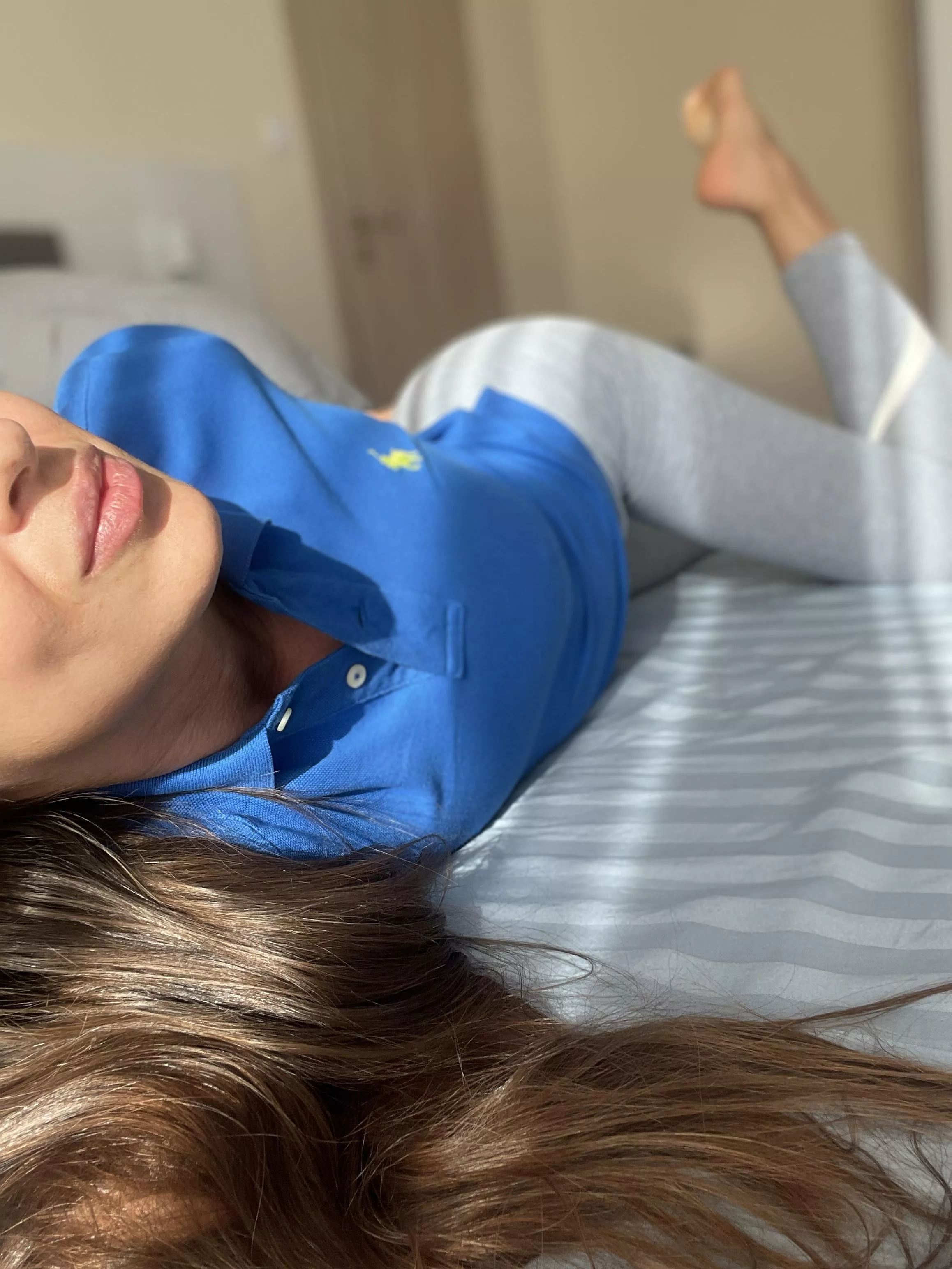 The tights are tight enought? What would you do now if I was on your bed now?