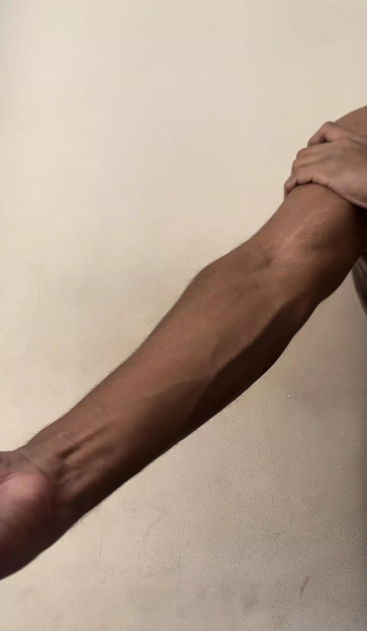 This hand needs to hold a cock or a boob.