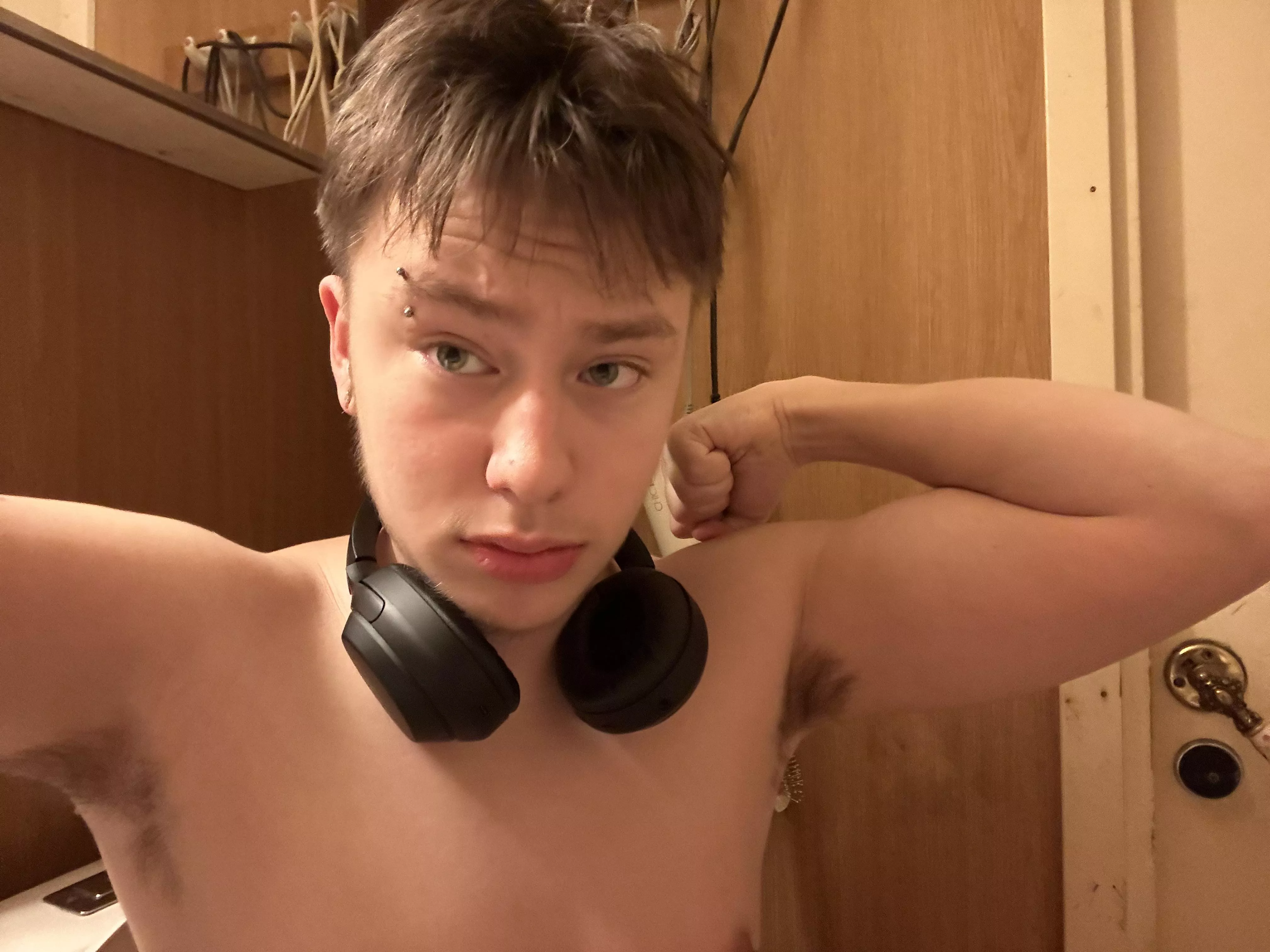 Wana feel my 18yo forearm?