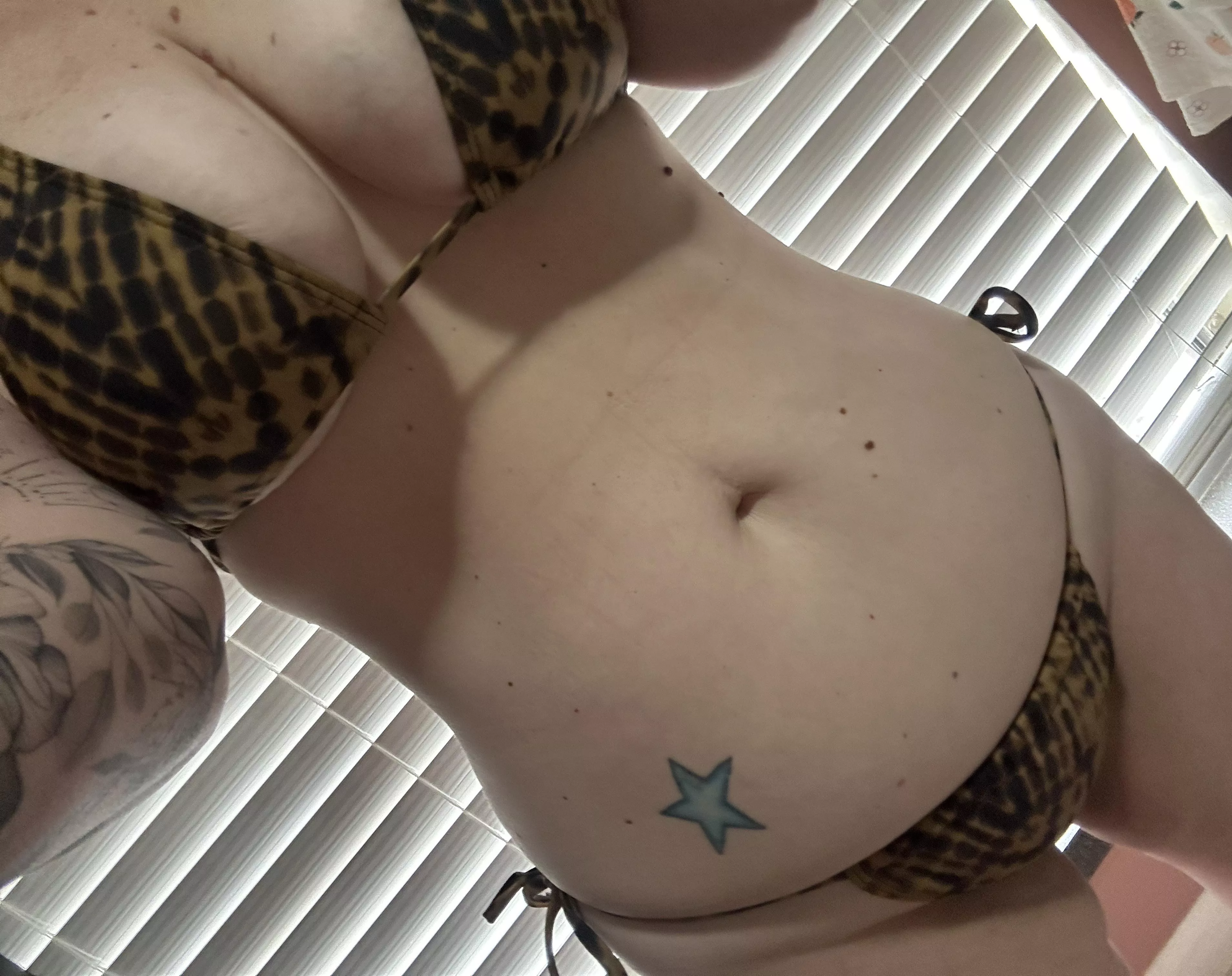 Weekend vibes & thick thighs 🍑