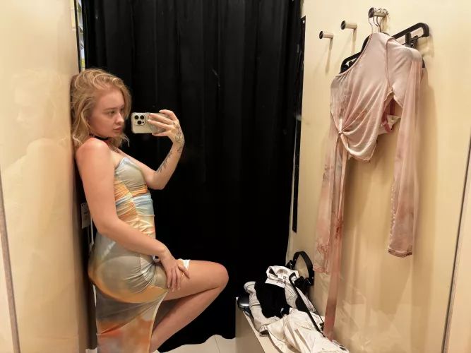 When you look at me, does my tight outfit make you breathe heavily?