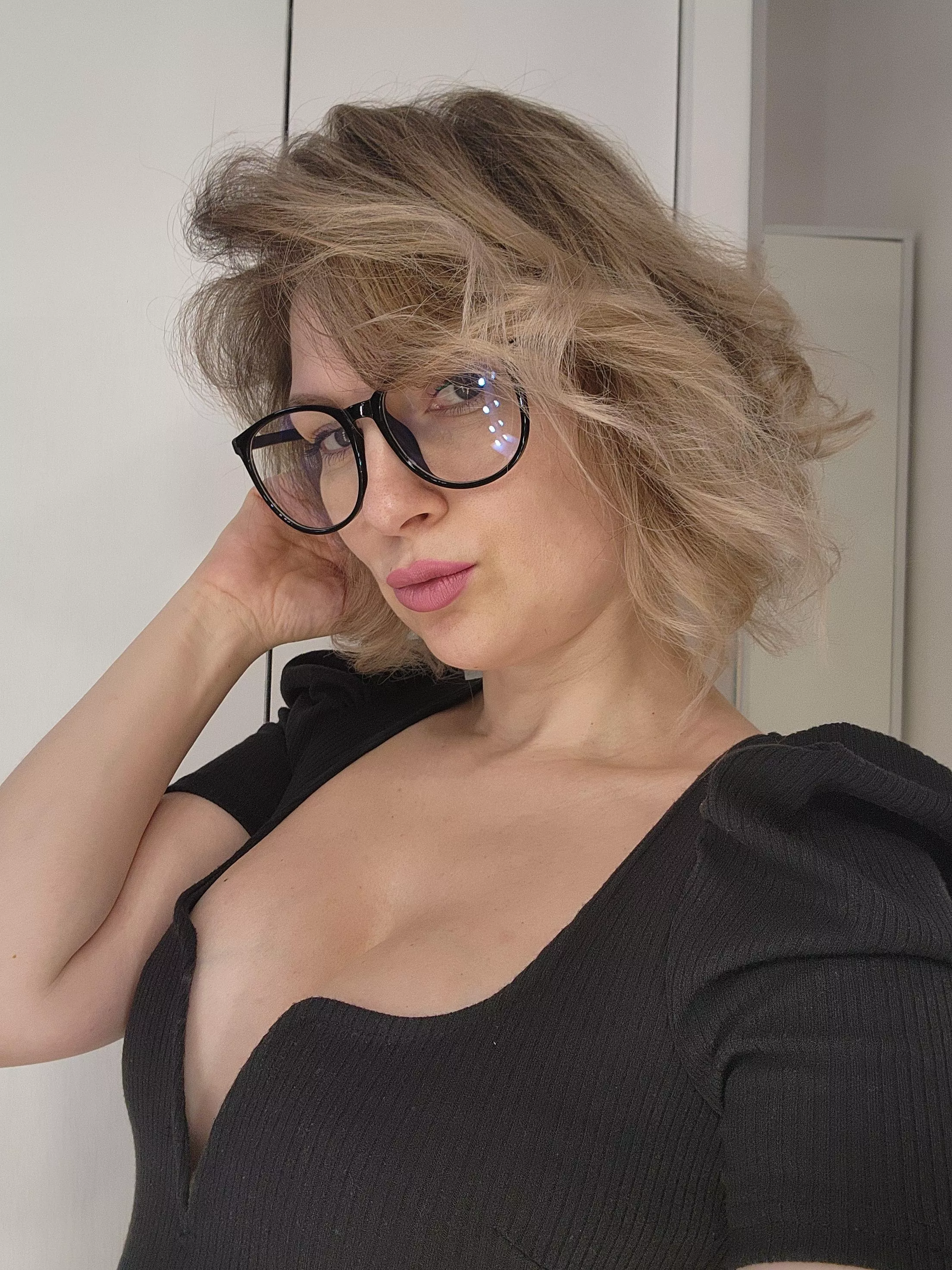 who wants me as their new fucktoy