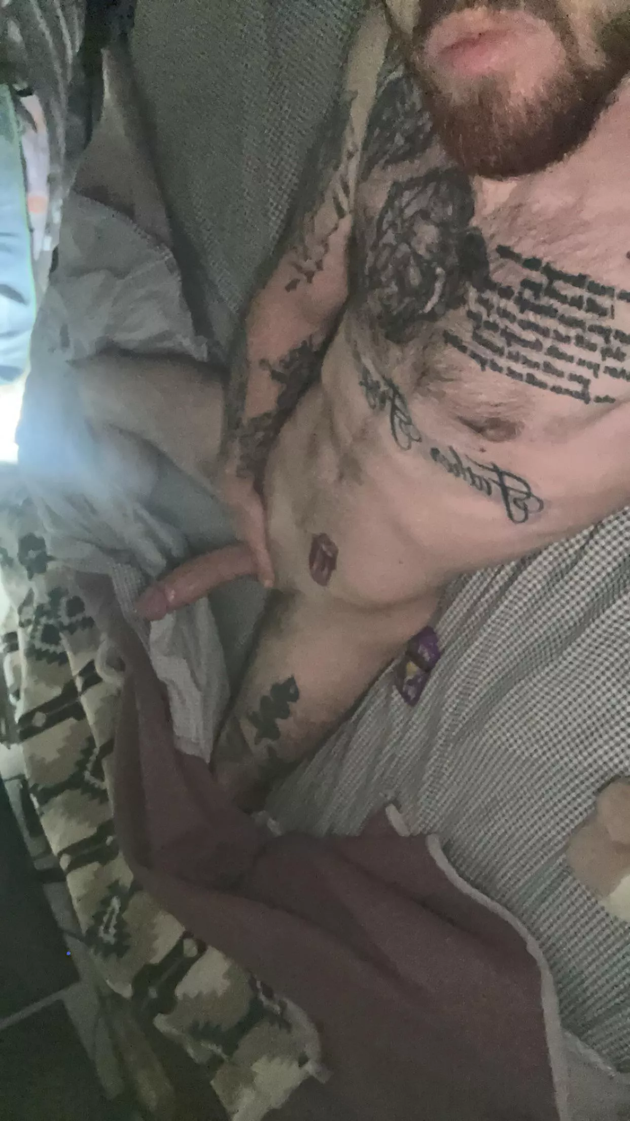 Woke up hard😏 25(m)