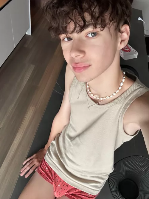 Would you like to dominate a cute and eager twink? (19yo125lbs)