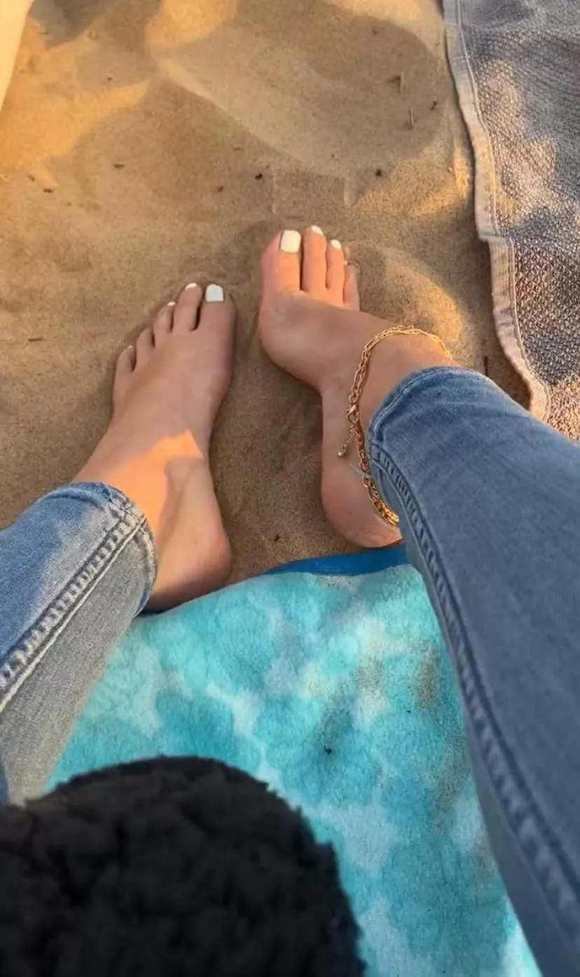 would you suck my toes🥰