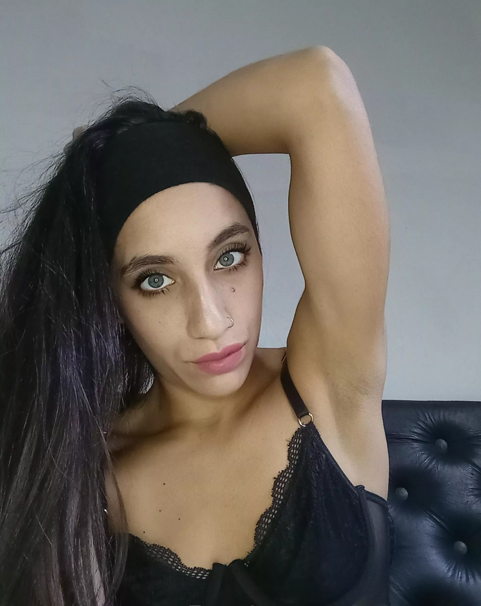 Would your cock get hard if you licked my armpits? 