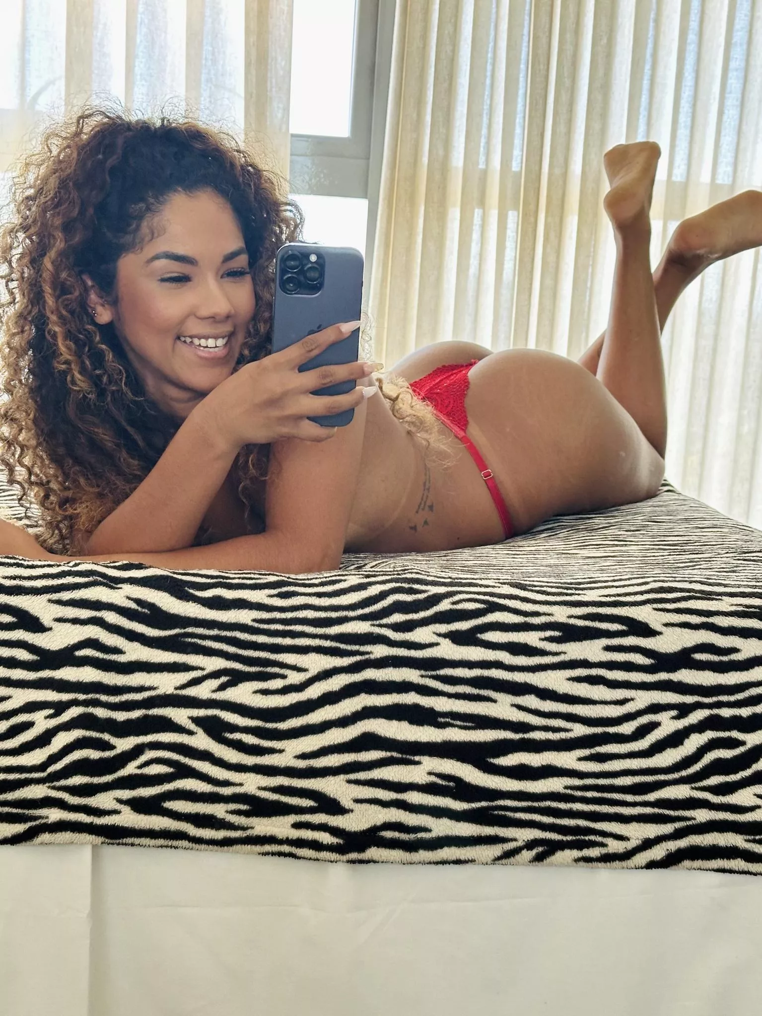 19yo petite and single... Am I your type?