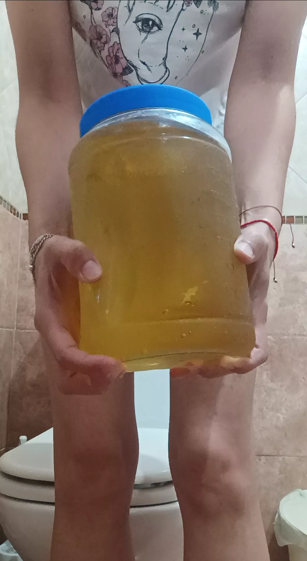 2 liters of delicious pee