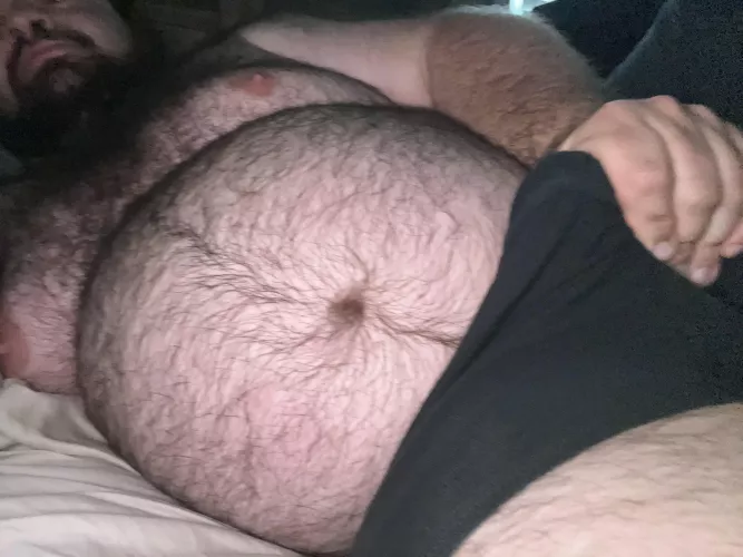 32 [M4F] We got a couple hours to kill before we need to get up and start prepping for festivities. Where do you want me?