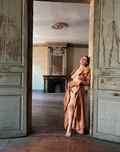 A real Victorian dress in a real Victorian house