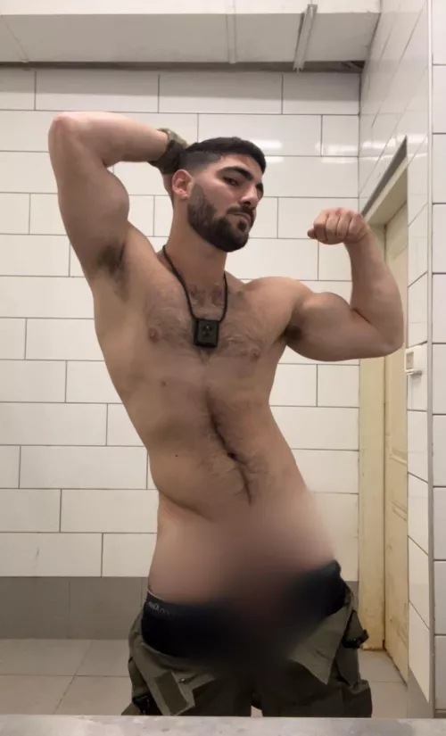 Are you brave enough for an unblurred pic ?