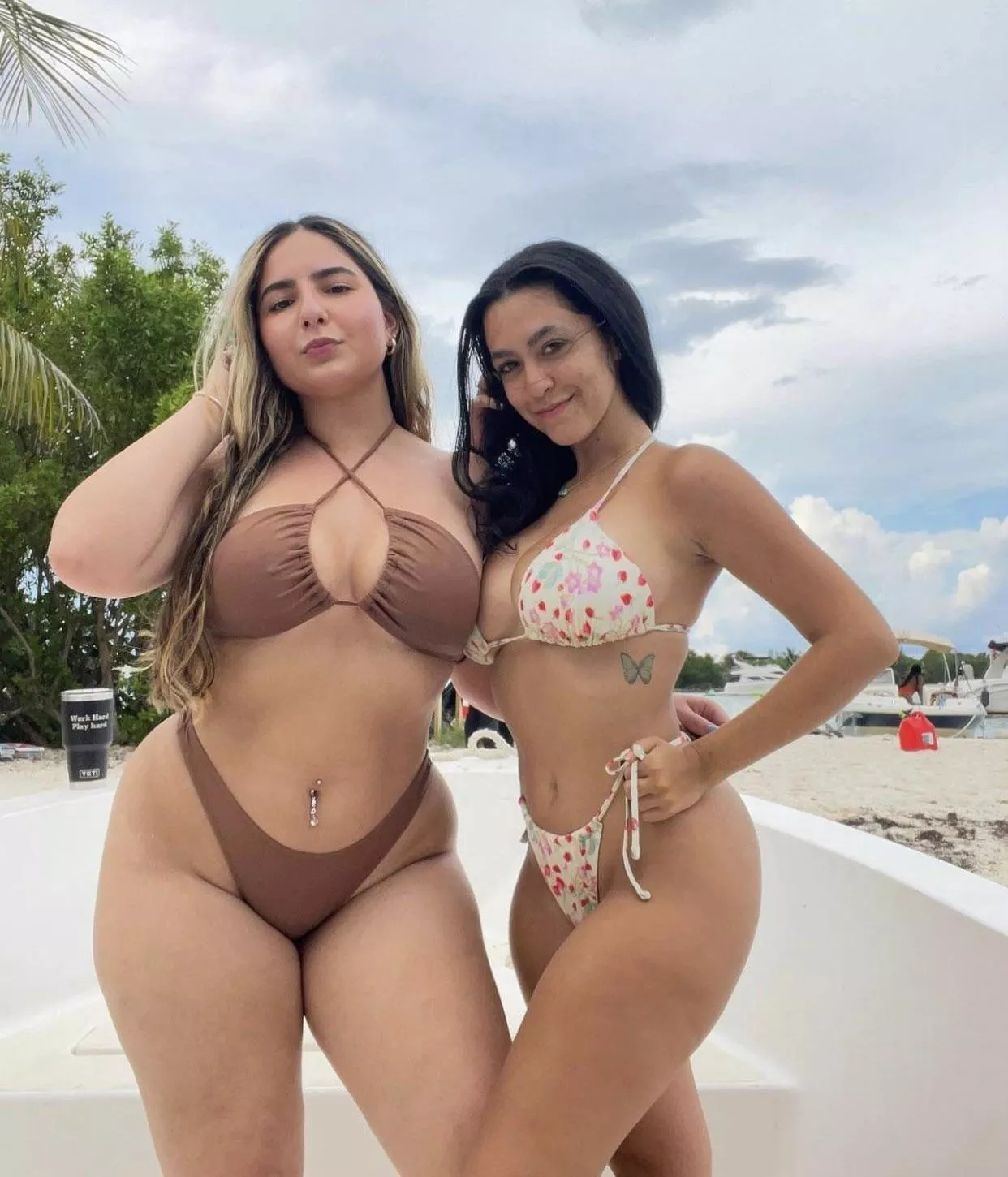 Bikini duo 
