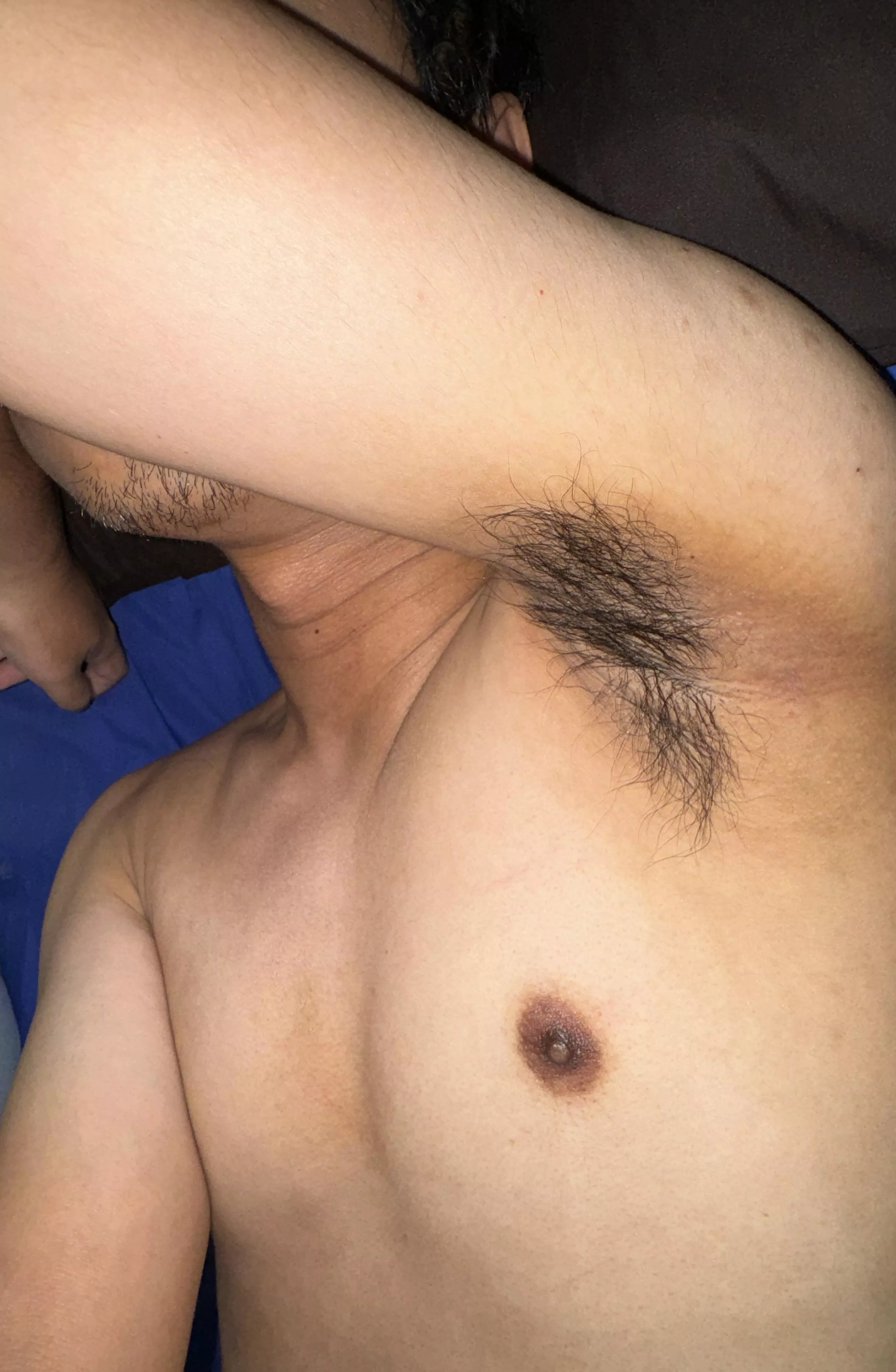 Come baby let's cuddle! I hv good scent to turn you on 😉