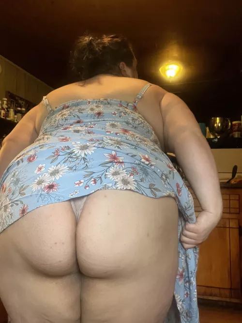 Cum lift this dress and breed me!