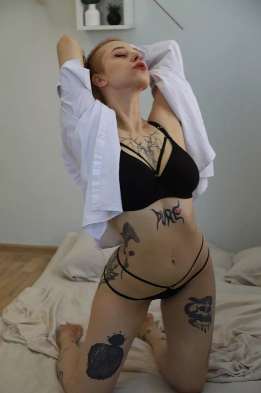 Drop ❤️ if you're game, I wanna send nudes to random dudes today