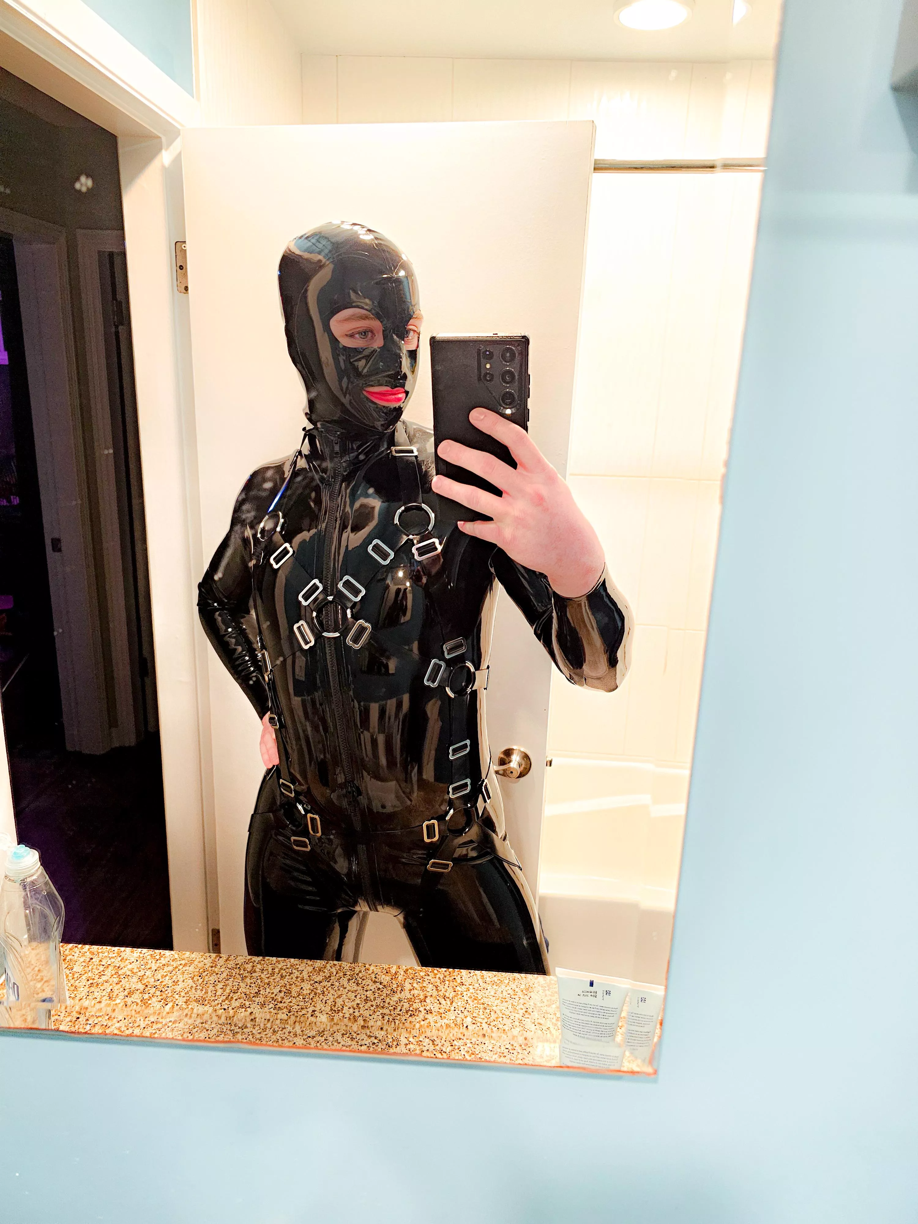 Feeling cute in my new latex harness!