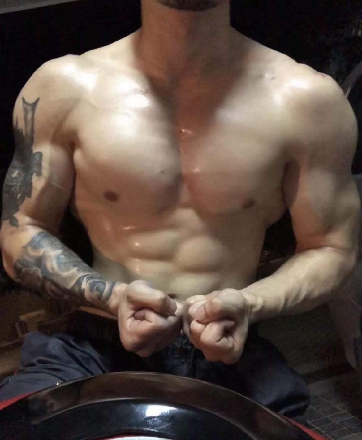 I am looking to stuff a little sissy’s head into my massive pecs while I choke their neck out with my jacked arms, that will show them what a REAL MAN is! 😈 Then and only then, will I tear their asshole open with my hard throbbing cock!!