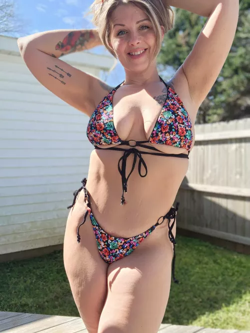 I love a bikini that shows my curves 