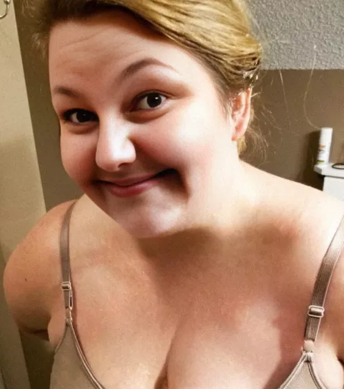 I wonder if I tickle your fancy? Nerdy bi autistic gal here, hi 