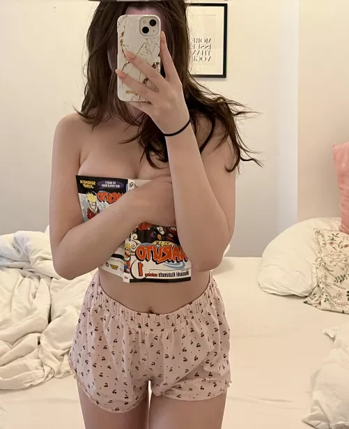 Is 18 y/o too young for you?😅