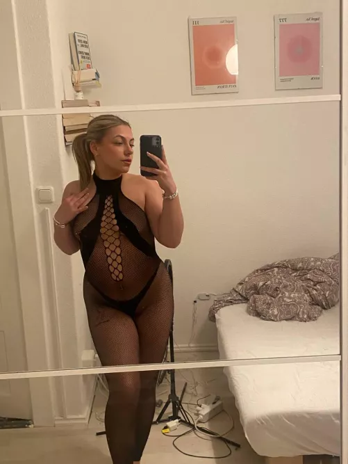 is that a outfit sexy enough to approach my hot prof for a better grade?