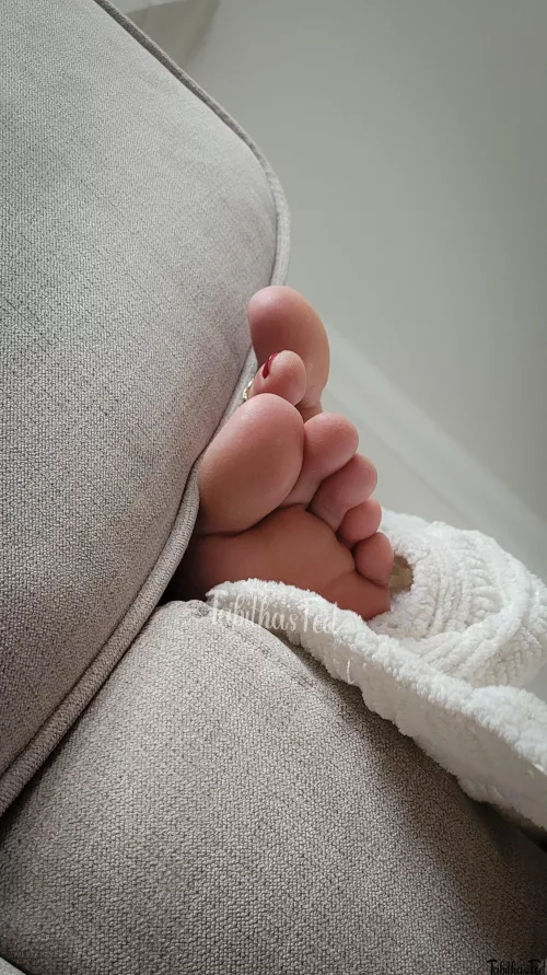 Lazy morning, I'm ready for a massage any takers?