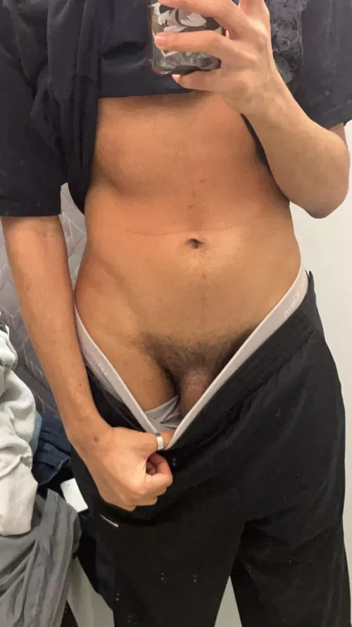 lets fuck in the change room