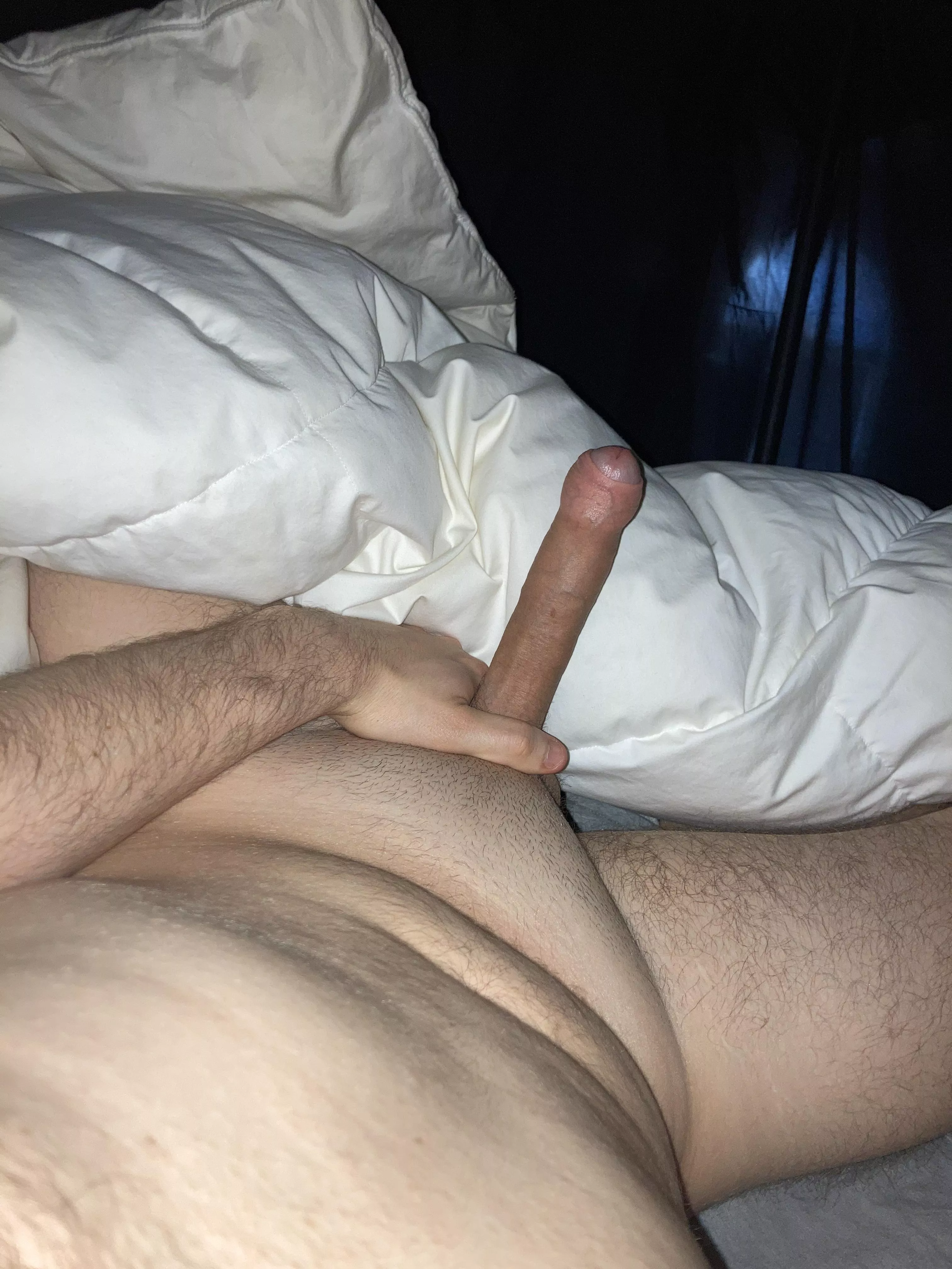 M 25 horny just woke up Ethanpats98