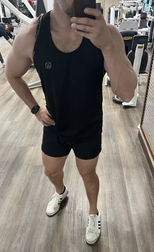 [M] Need a gym girl workout partner.