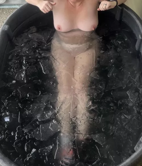 Morning cold plunge✅