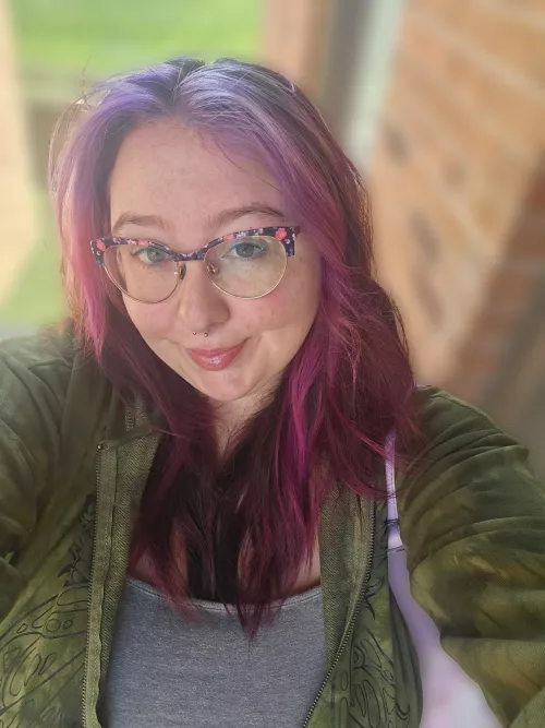 No makeup day🥰 how's your weekend? 