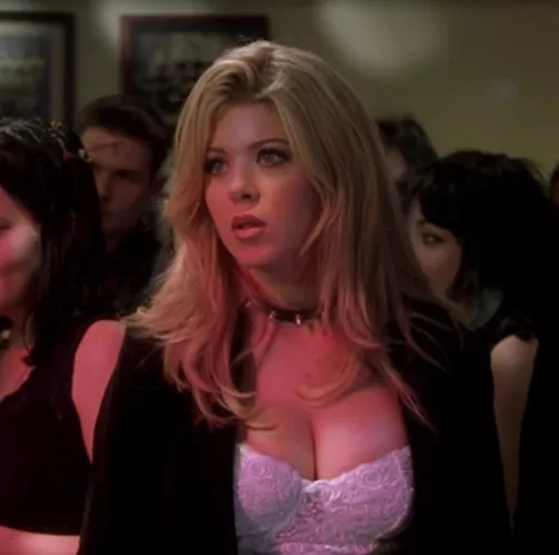 Tara Reid in an early role, Urban Legend