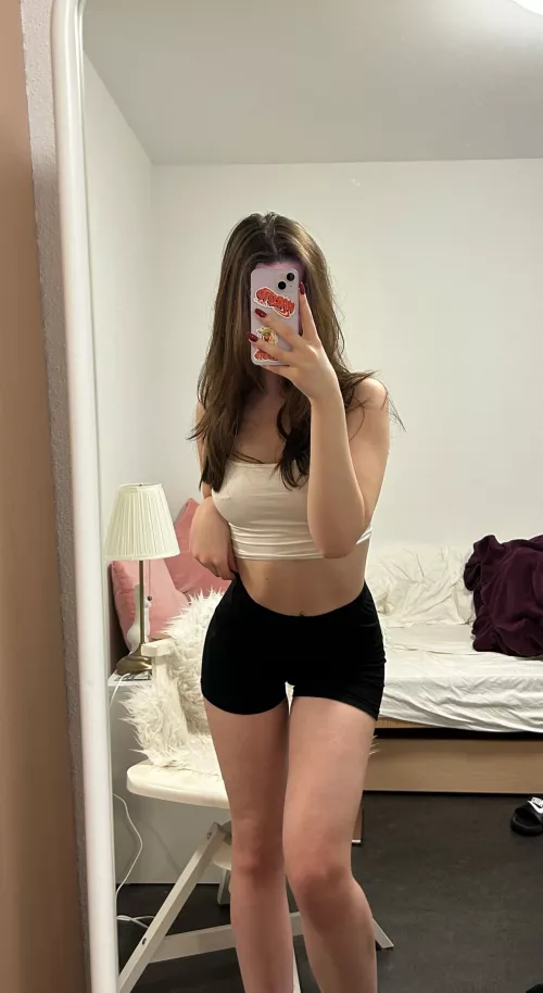 Tell me yes and I‘ll send you my secret private pics