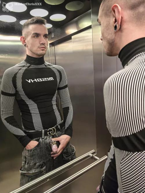 There was a small accident.😅 The slave's chastity device is broken. So now he will be wearing the old CB6000S cage for a few days until the new cage arrives.🍆🔒 He had to make a video in the elevator when it arrives at my place🔥 Follow me and