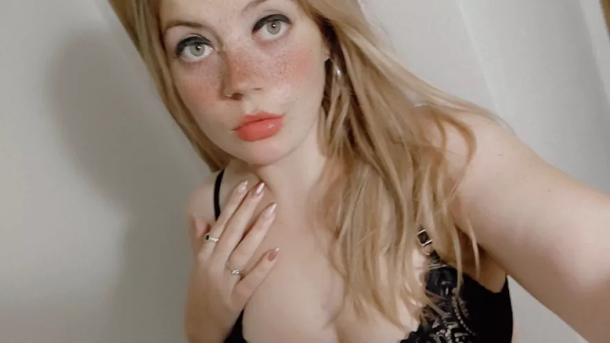 Thinking about please someone today 😈