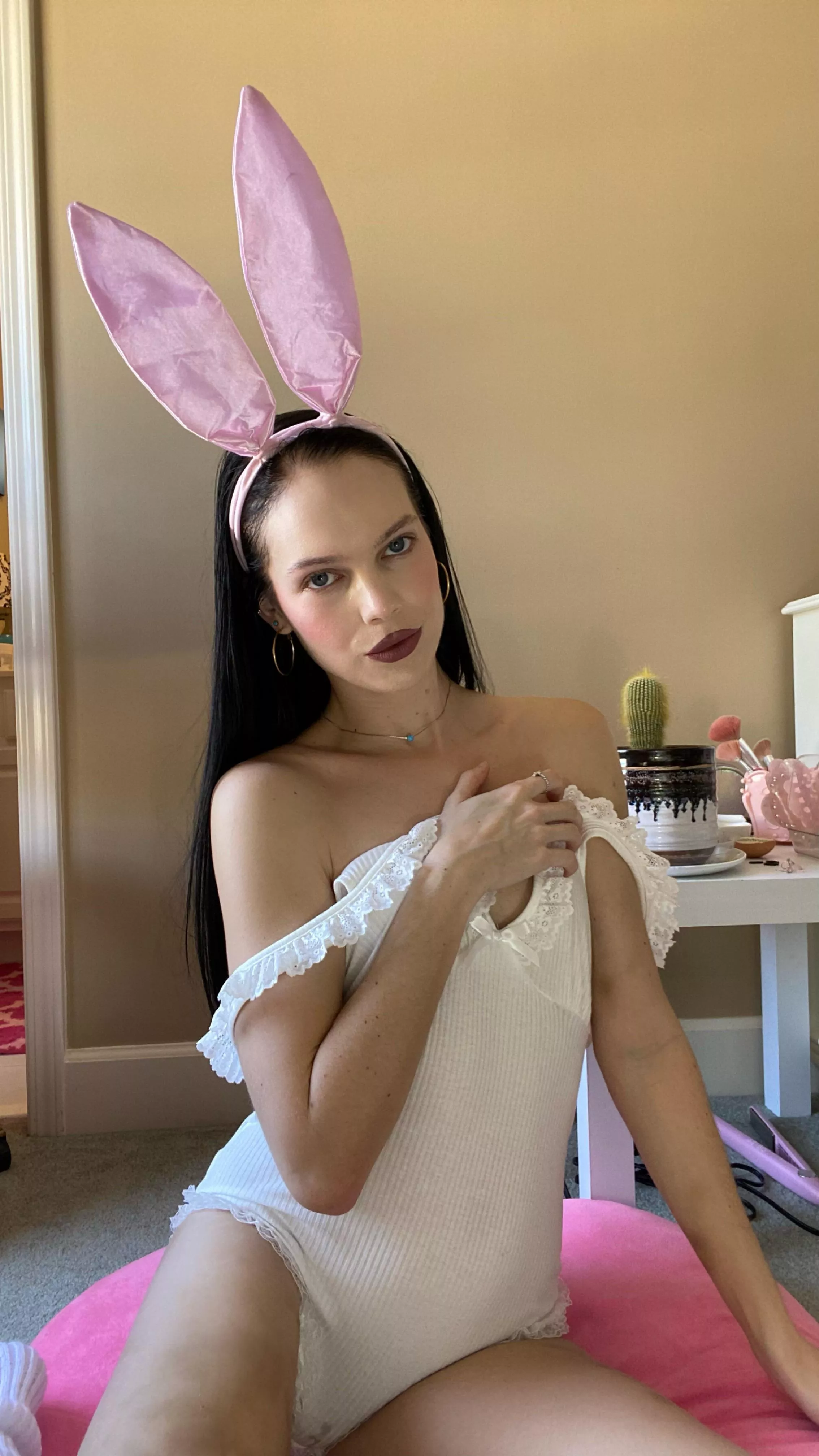 this bunny loves to fuck 