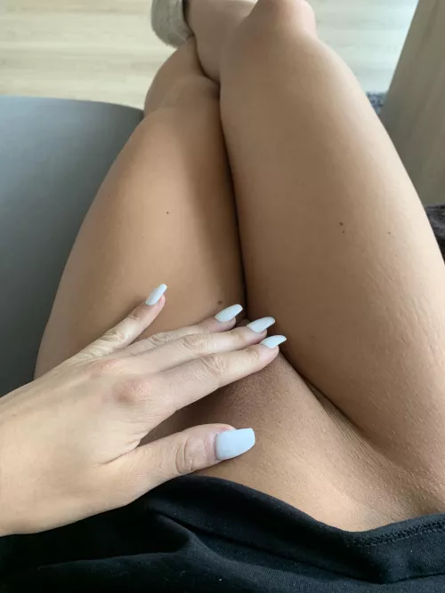 Watch me while I am playing with myself😈