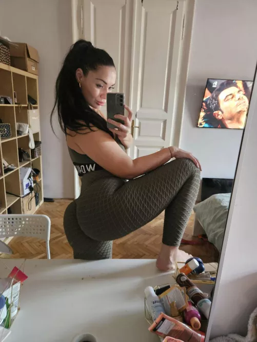 Who wants to do cardio at home? [F]