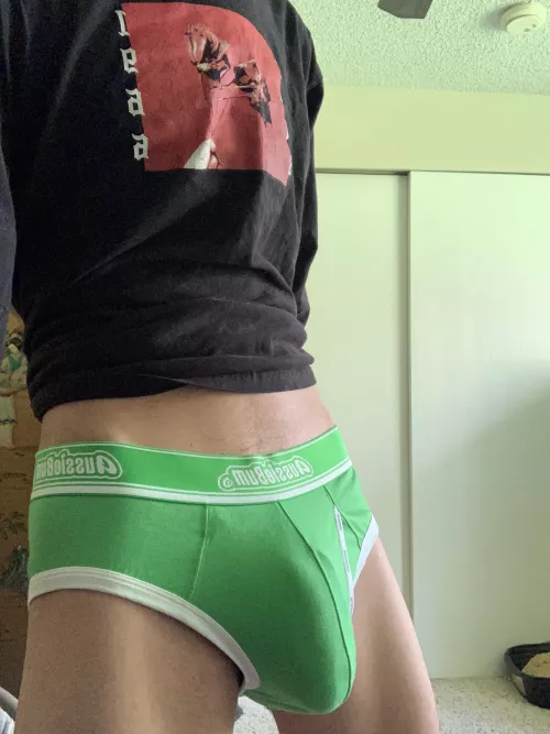 [18] cute green undies for the day 