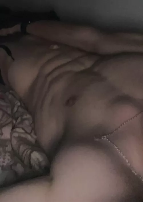 19 fit bwc looking for the same around my age. Dm pic for snap.