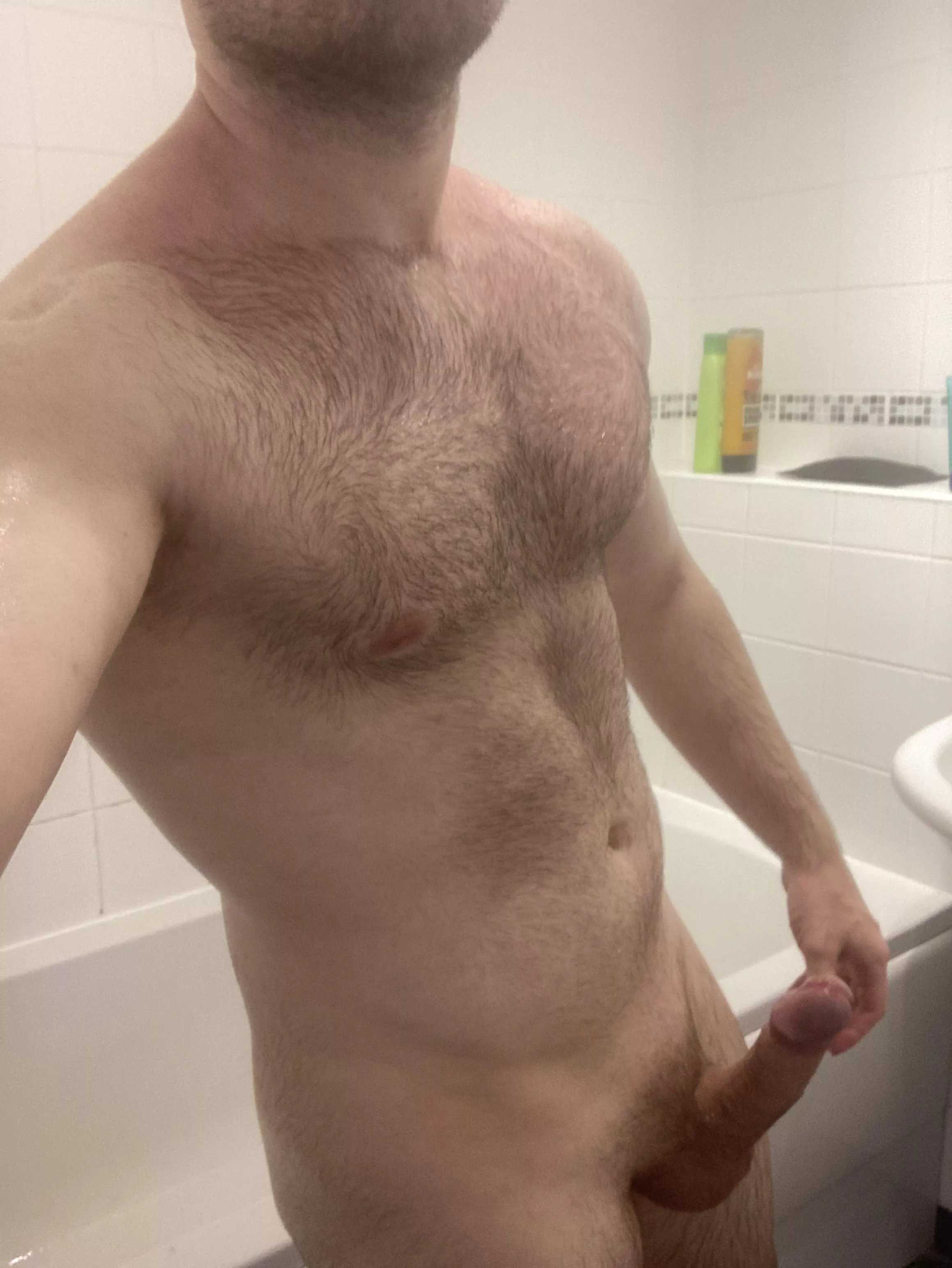 25 uk fit masc lad looking to chill naked, chat, bromance, have some fun. Into muscles and dirty talk. Let’s be straight bros chilling together. Tylerjaygym